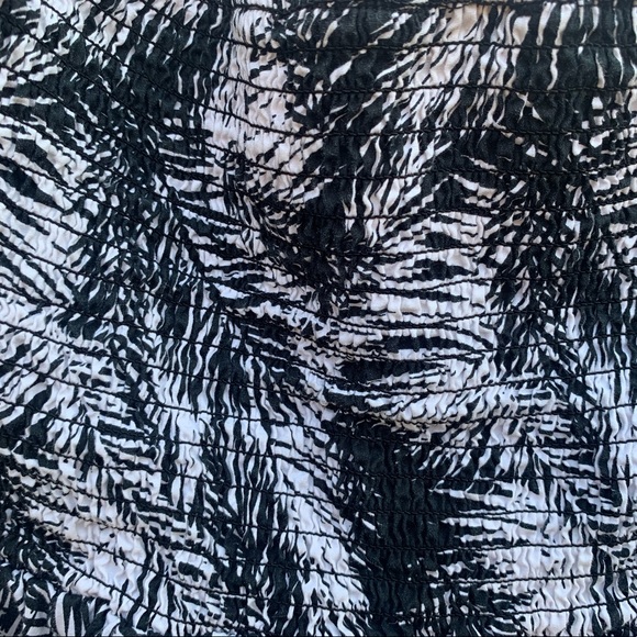 GUESS Floral Halter Sundress Black And White Medium Neck Tie Lining POCKETS - Picture 2 of 10